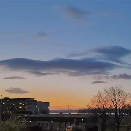 Lovely Sea Rooms, Easy Access To Centre & Airport Edinburgh Buitenkant foto